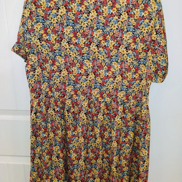 Floral Short Sleeve Dress - Picture 7 of 7